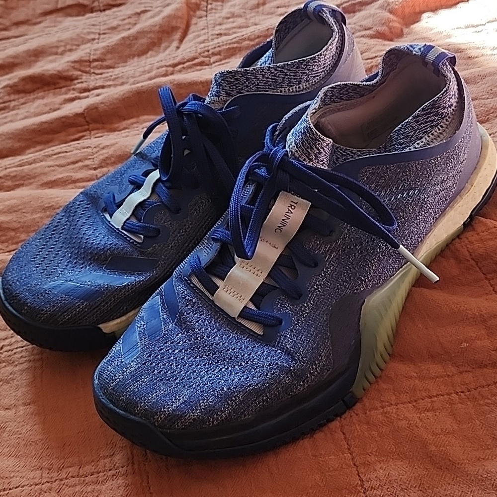 Size7 womens adidas crazytrain shoes